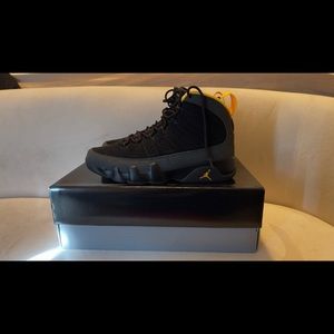 Air Jordan 9 University Gold Size 9